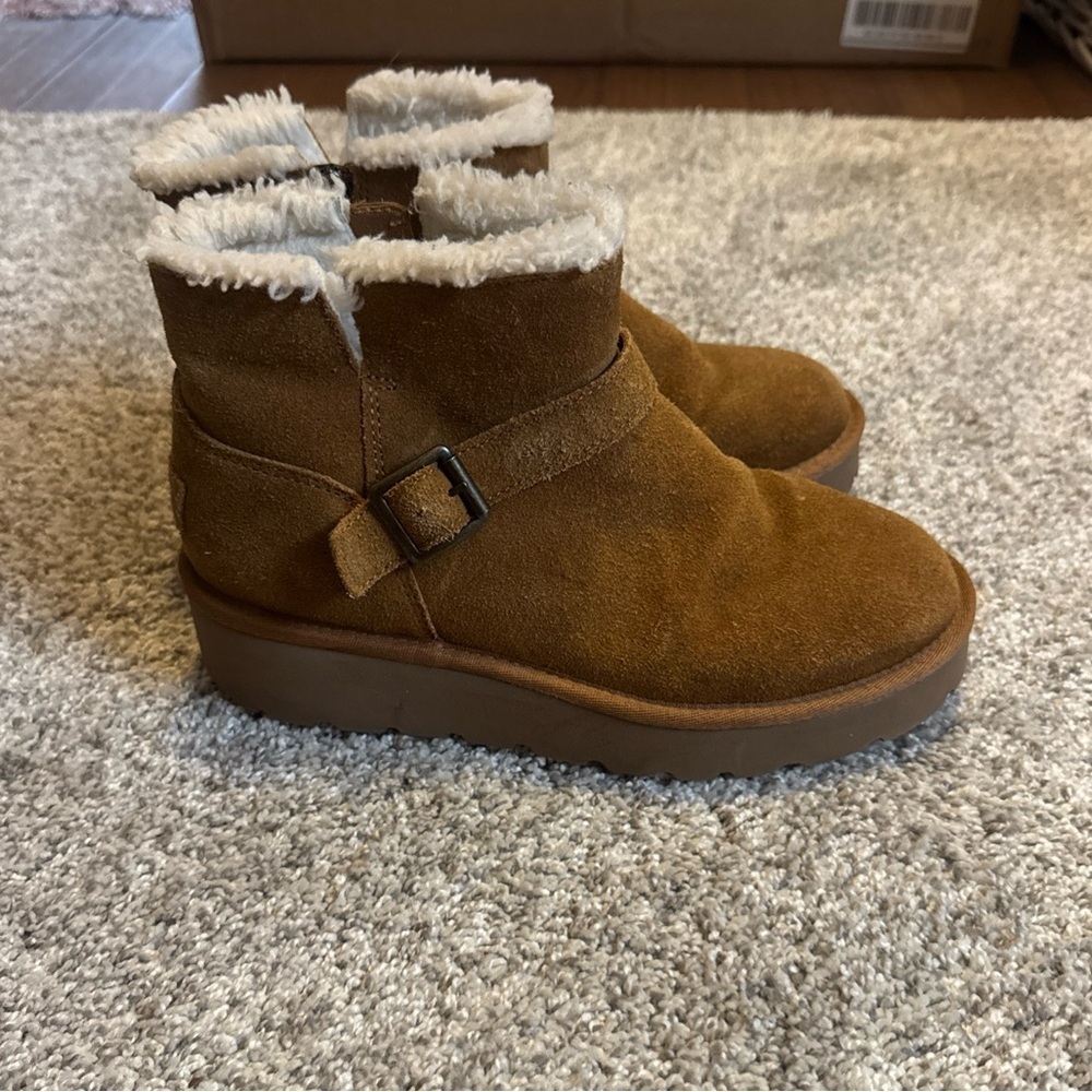 Koolaburra By UGG Boots Womens Size 7 Brown Suede Ankle Wedge Faux Fur Lined Zip